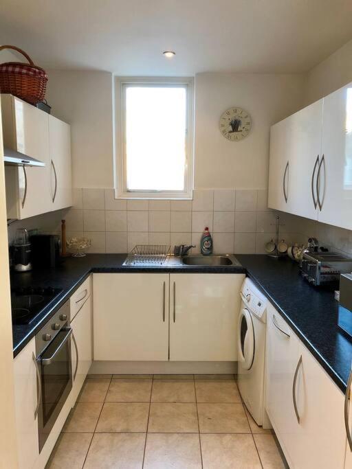 لندن Spacious Apartment In The Heart Of Camden Town المظهر الخارجي الصورة